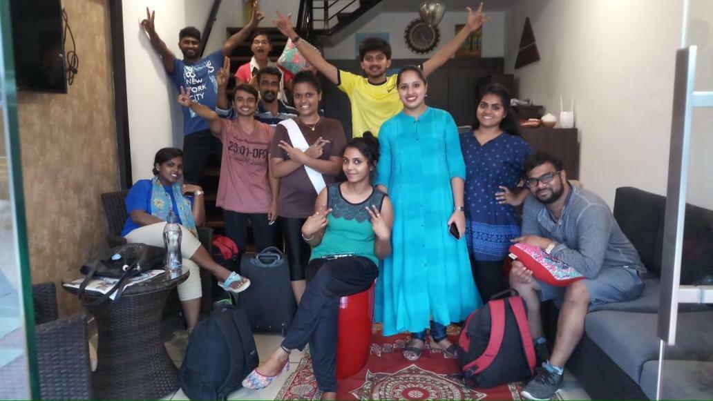 The Metro Pod - Backpackers A/C Dormitory Kochi Exteriör bild